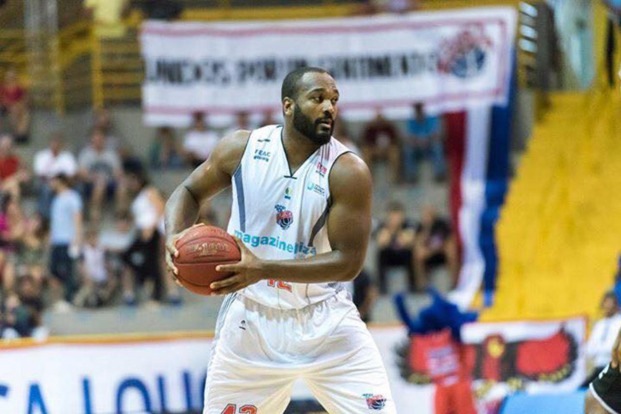 Toyloy é liberado pelo Franca Basquete